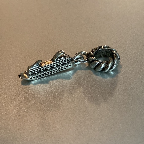 NWOT -  EFFY Dark Silvertone Cruise Ship ๐ข Hanging Slider Charm - Picture 6 of 11